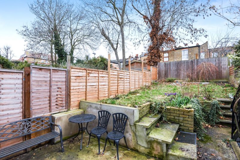 Calverley Grove, N19