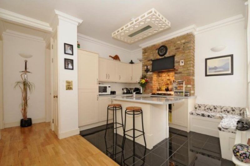 Hargrave Mansions, N19