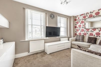 Lysander Grove, N19